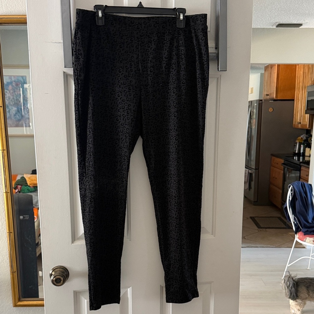 Jaclyn Smith Black Patterned Straight Leg Pants